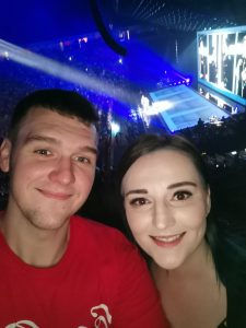 thomas and wife at concert